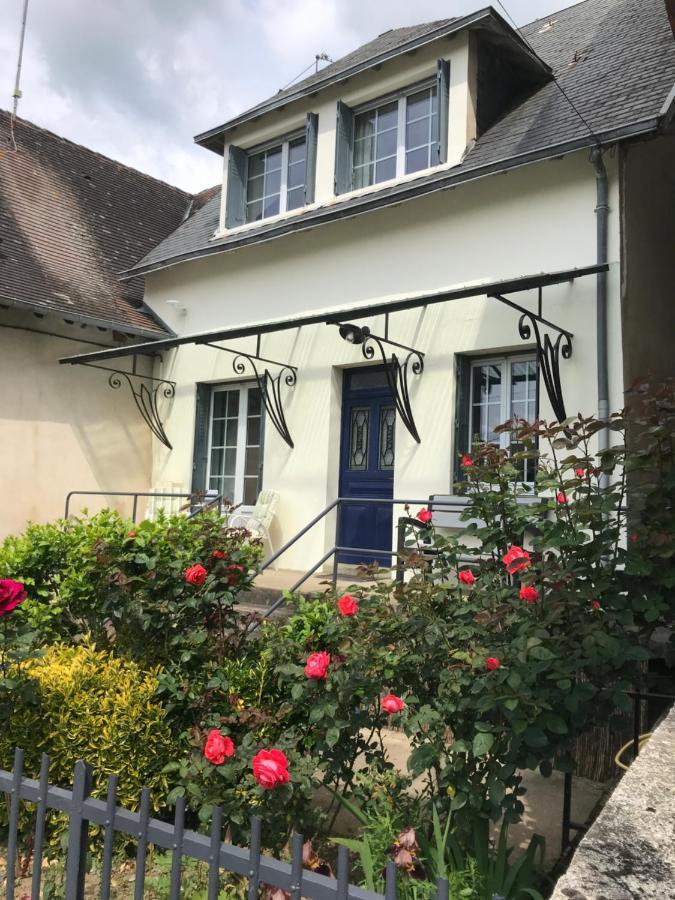 Town House Jumilhac-Le-Grand Villa Buitenkant foto